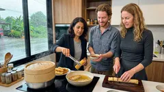 จ๊อปลาส้มอ่างทอง ของว่างกรอบนอกนุ่มในที่กัดแล้วมีเรื่องเล่า